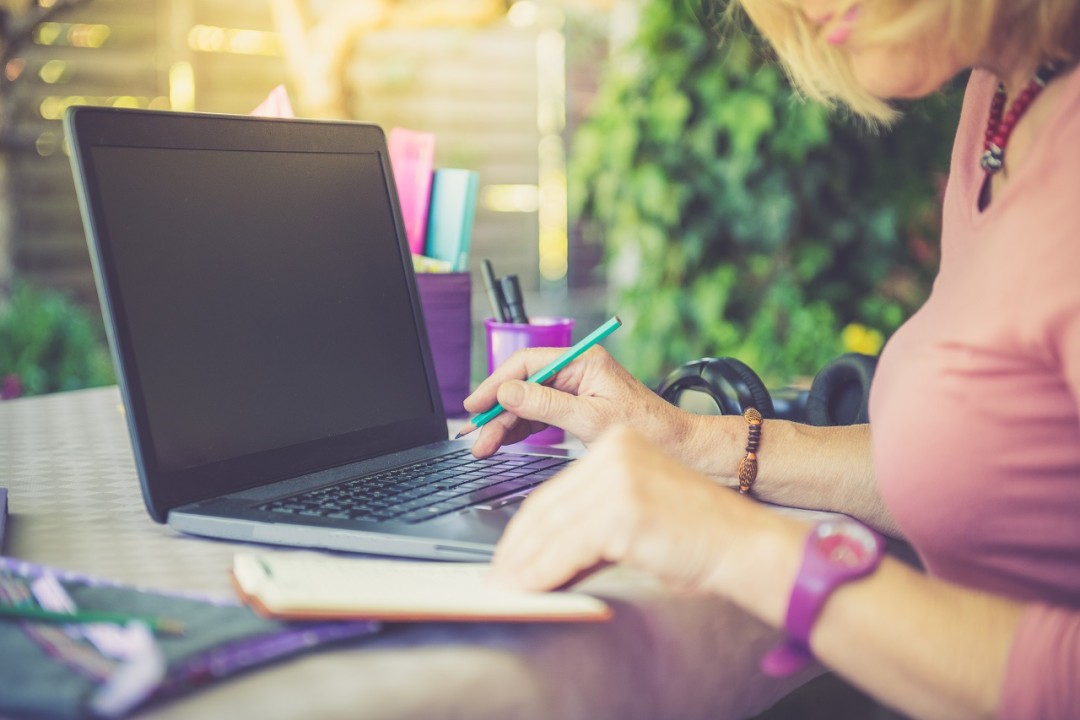 How to Use a Startup Consultant to Navigate Early-Stage Growth Challenges